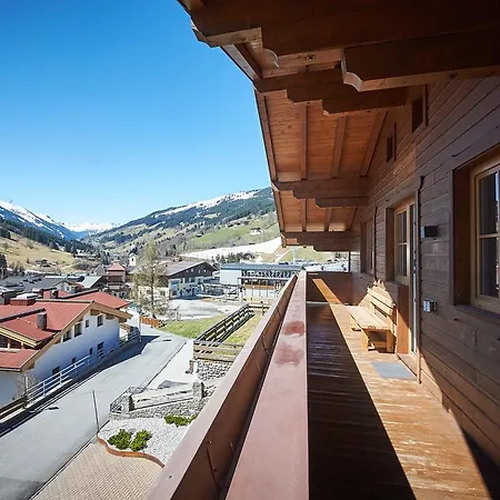 Delfi Ski & Bike Appartements Saalbach-Hinterglemm Exterior photo